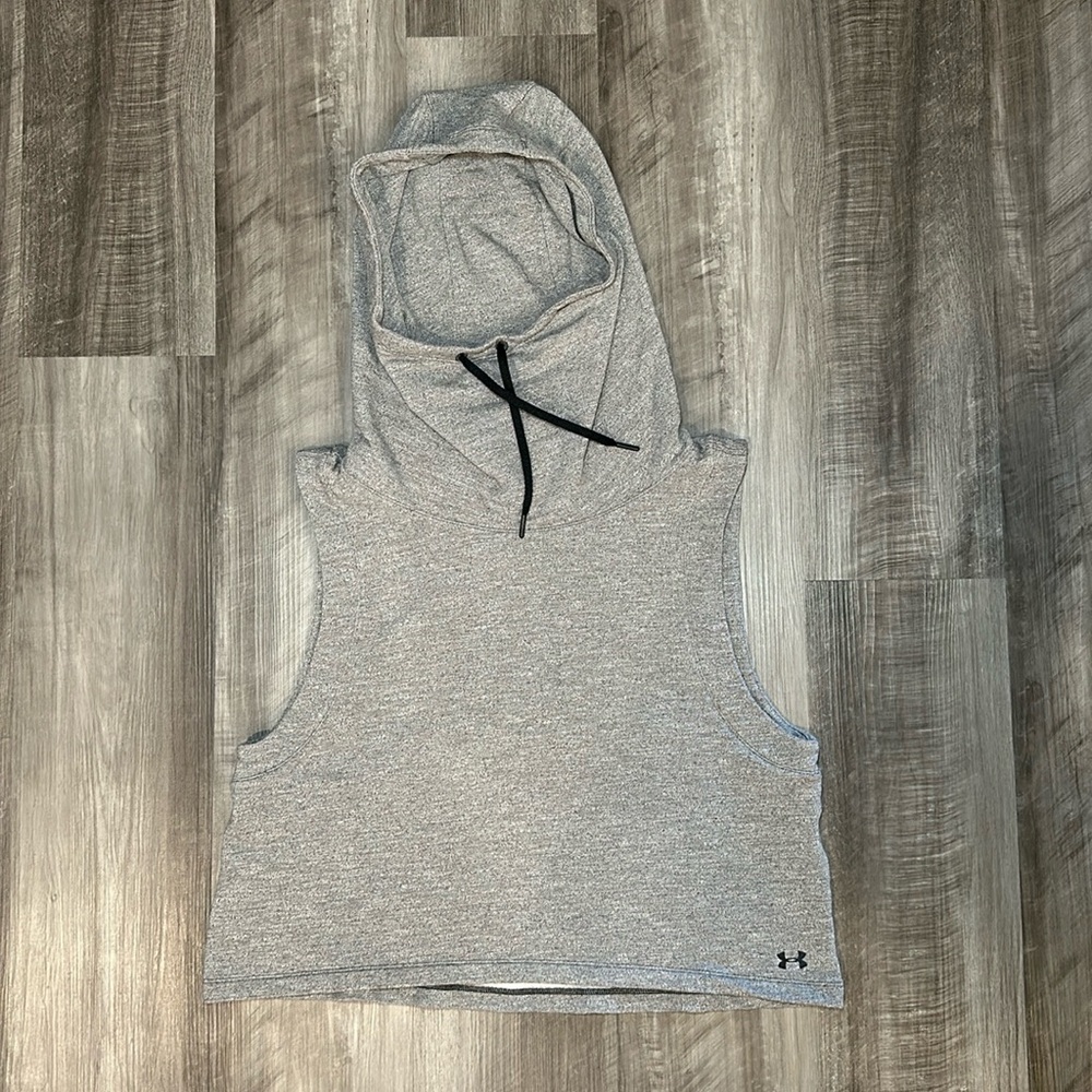 Under Armour Cropped Hoodie - Medium